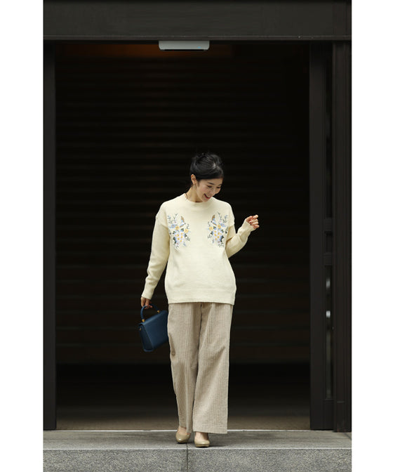 【セール商品返品交換不可】優美な鳥と花刺繍のもっちりニットプルオーバートップス