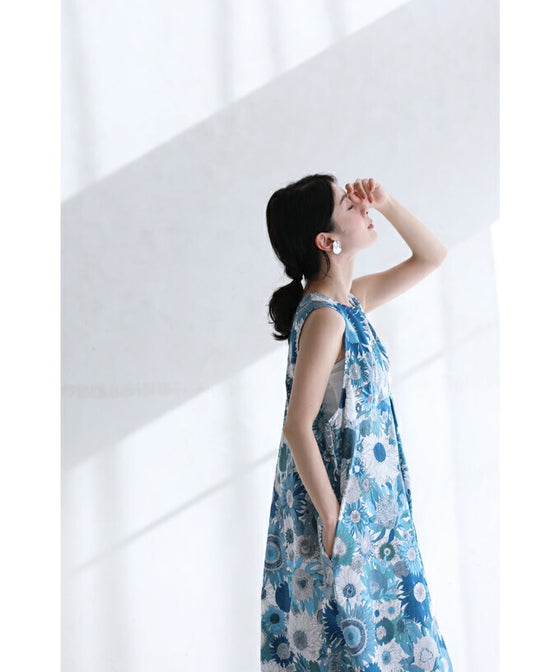 爽やかな青色に染まる向日葵タックミディアムワンピース – ONE PEACE