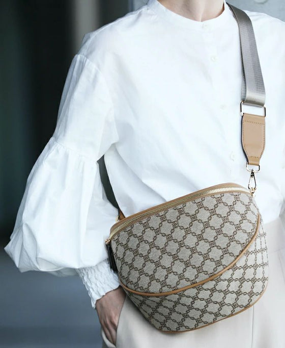 大人が上品に持てる 大容量 ボディバッグ