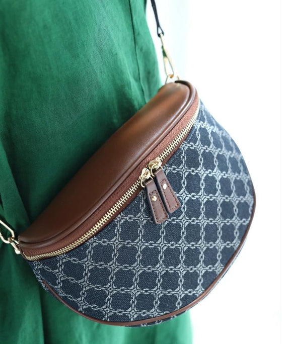 A large-capacity body bag that adults can carry with elegance