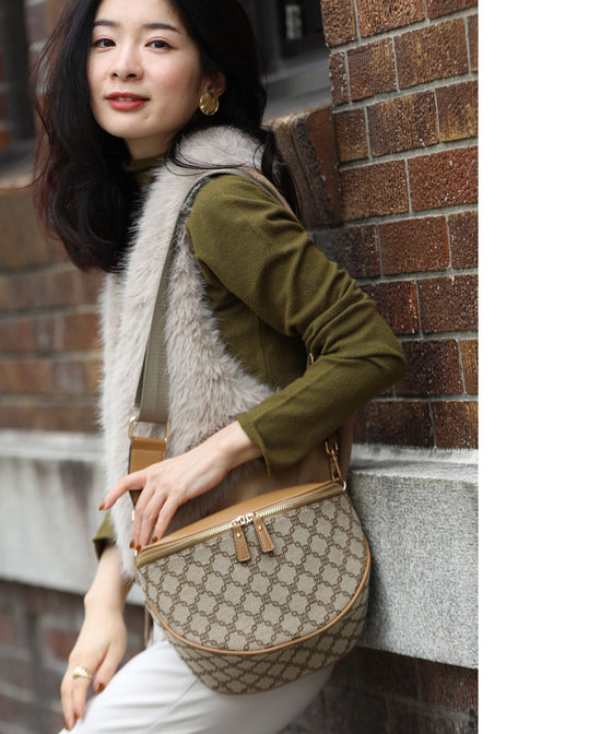 大人が上品に持てる 大容量 ボディバッグ