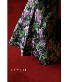  気品ある紫牡丹のジャガード織りミディアムスカート