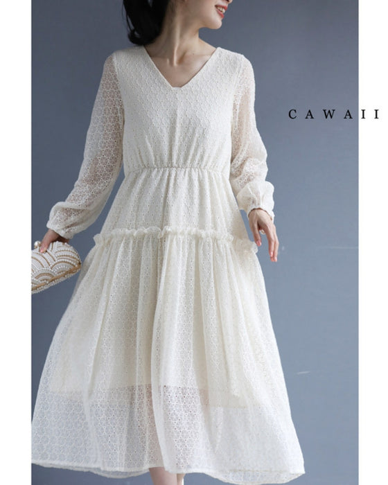 トライアングルで囲むサークルレースミディアムワンピース