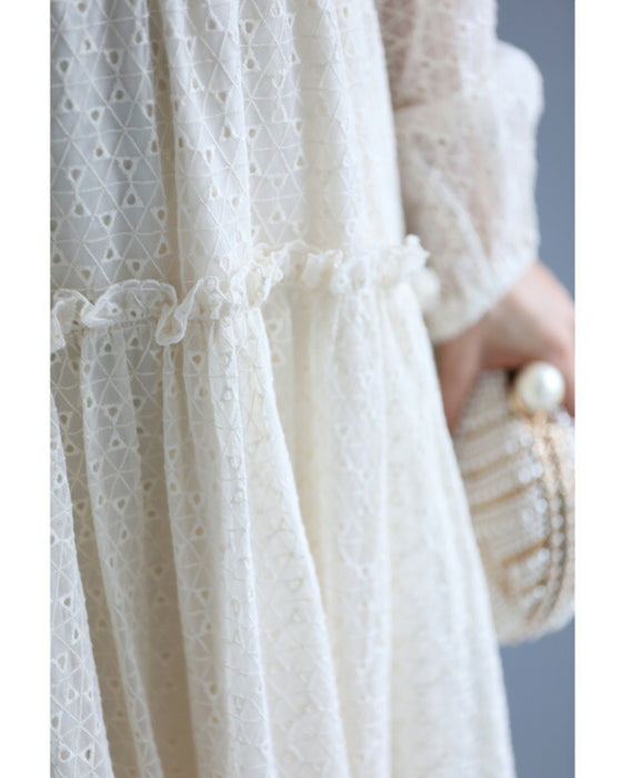 トライアングルで囲むサークルレースミディアムワンピース