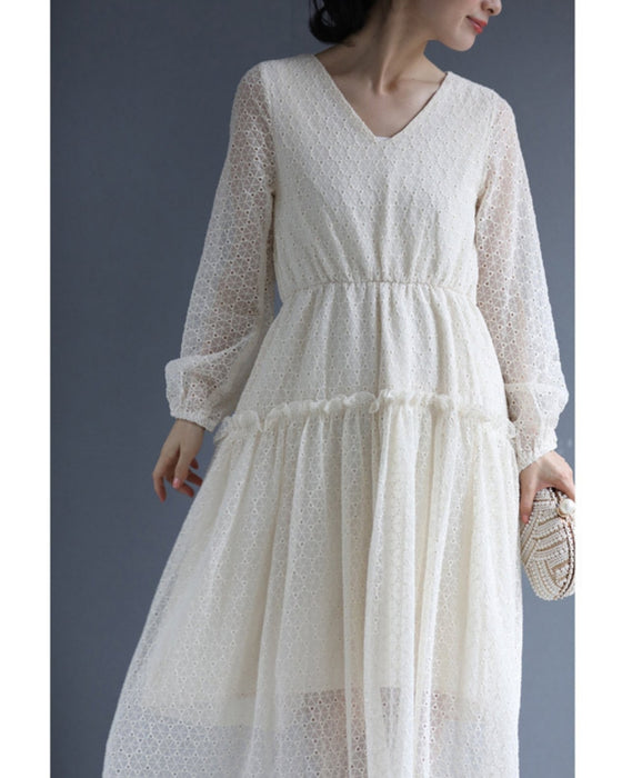 トライアングルで囲むサークルレースミディアムワンピース