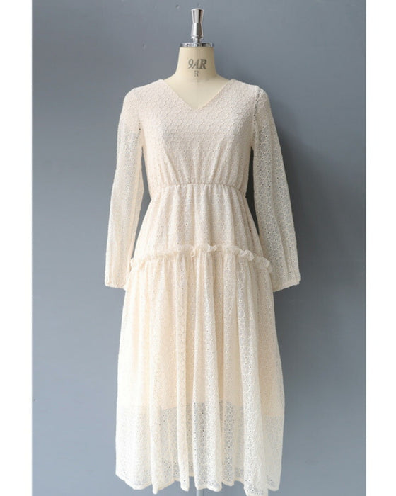 トライアングルで囲むサークルレースミディアムワンピース