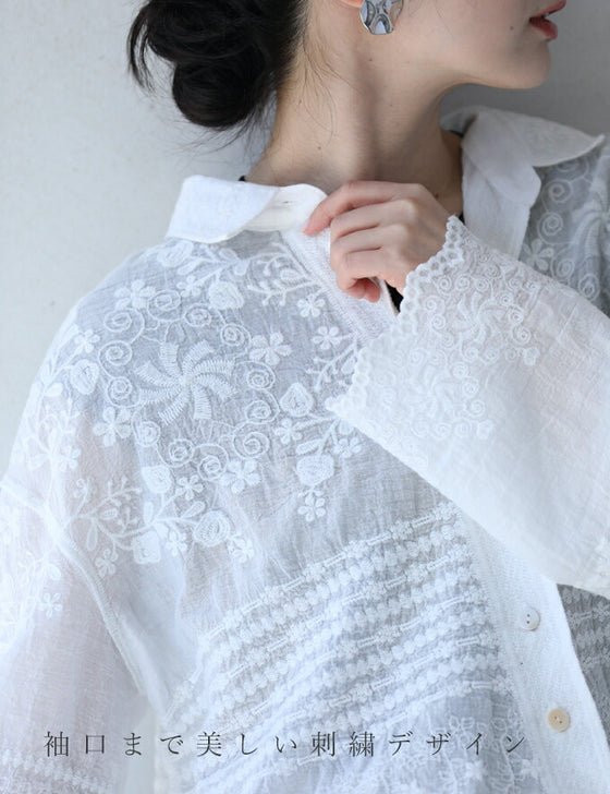 [Outlet products cannot be returned or exchanged] Gauze shirt with mesmerizing embroidery from any angle