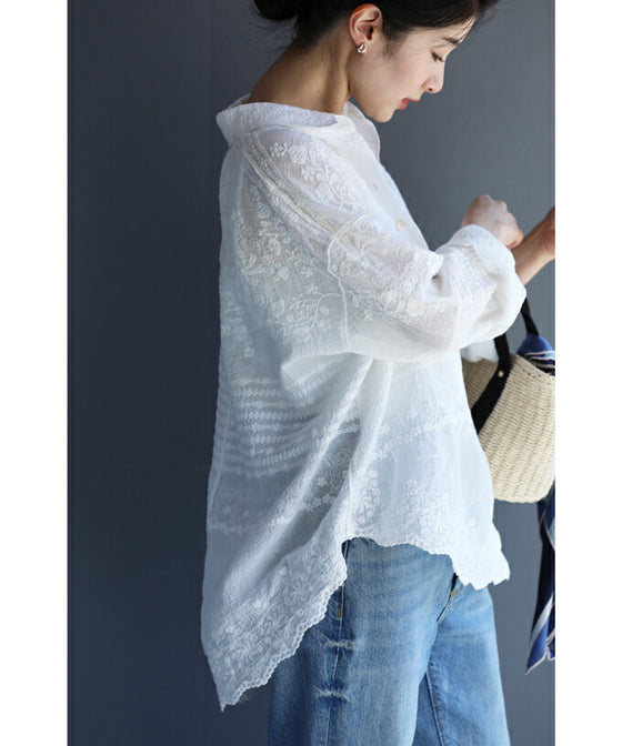 [Outlet products cannot be returned or exchanged] Gauze shirt with mesmerizing embroidery from any angle