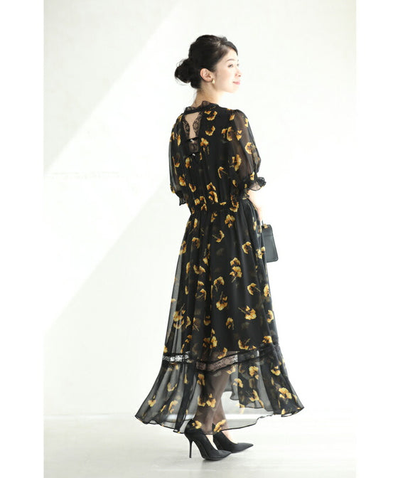 花舞うレースデコレーションのベールミディアムワンピース