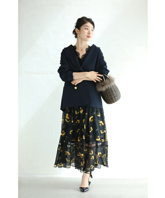 花舞うレースデコレーションのベールミディアムワンピース