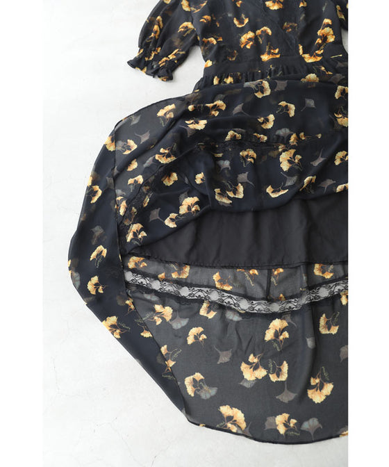 花舞うレースデコレーションのベールミディアムワンピース