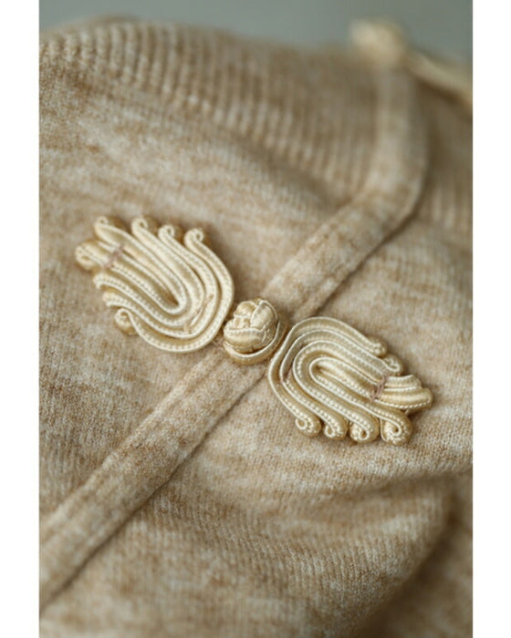 An introduction to Chinoiserie. China button knit