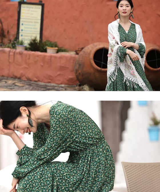 春風に揺れる花のティアードロングワンピース