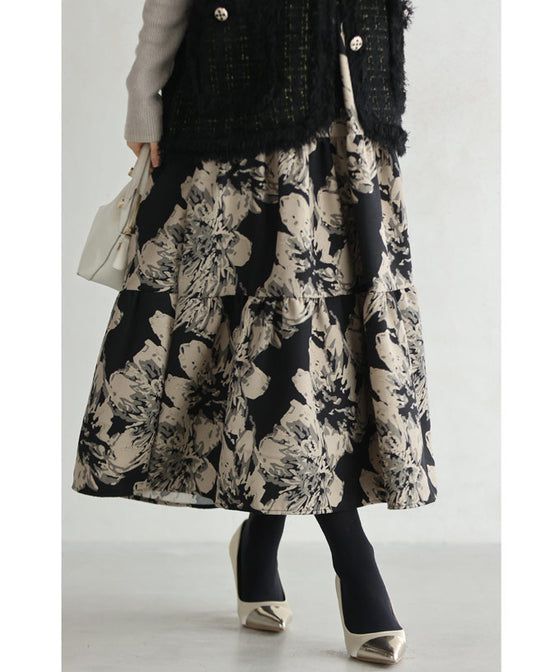 アーティスティックな花のティアードミディアムスカート