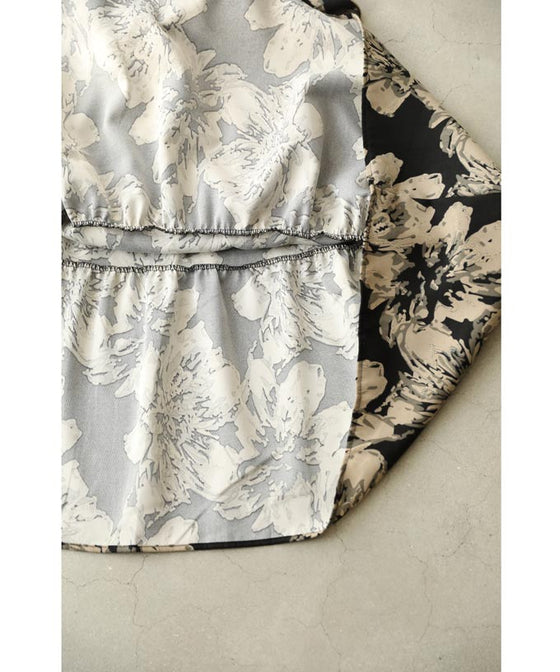 アーティスティックな花のティアードミディアムスカート