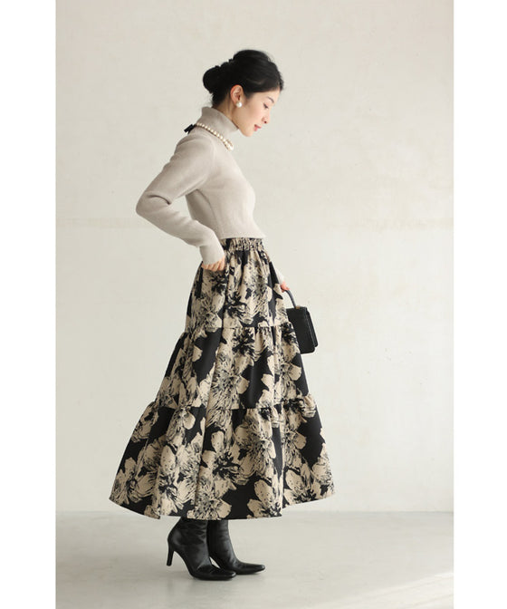 アーティスティックな花のティアードミディアムスカート