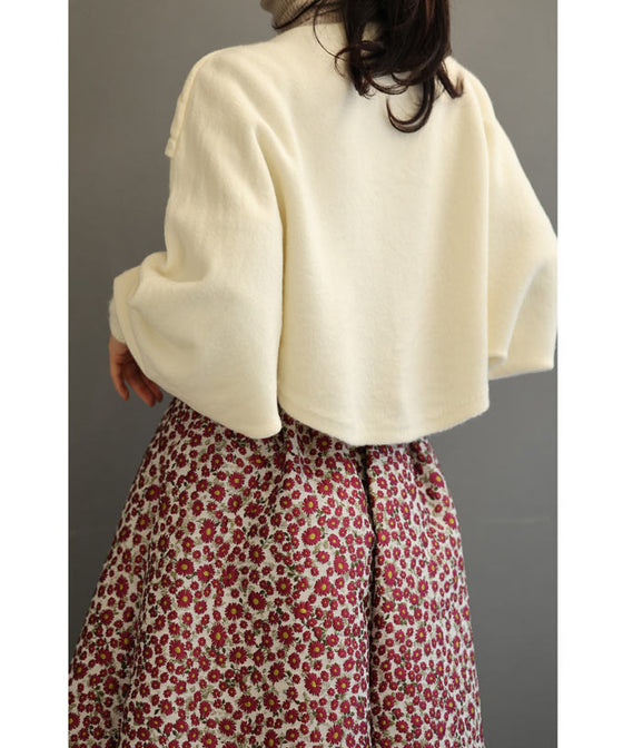 スタイルアップな短丈。重ね着用ポワン袖ニットプルオーバートップス