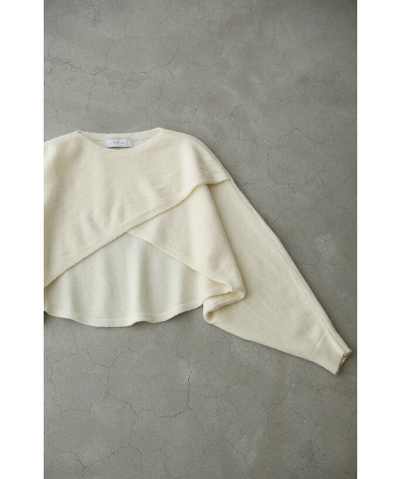 スタイルアップな短丈。重ね着用ポワン袖ニットプルオーバートップス