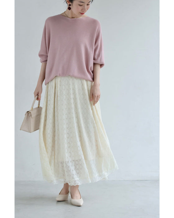 優雅に広がる白花レースロングスカート