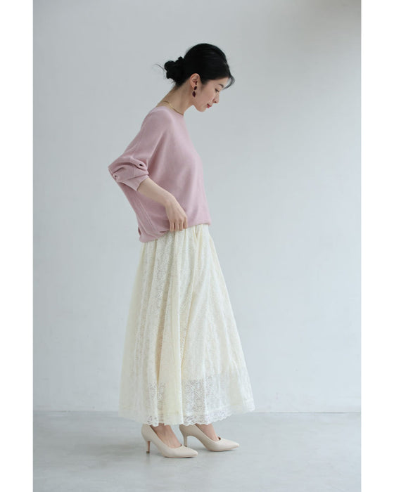 優雅に広がる白花レースロングスカート