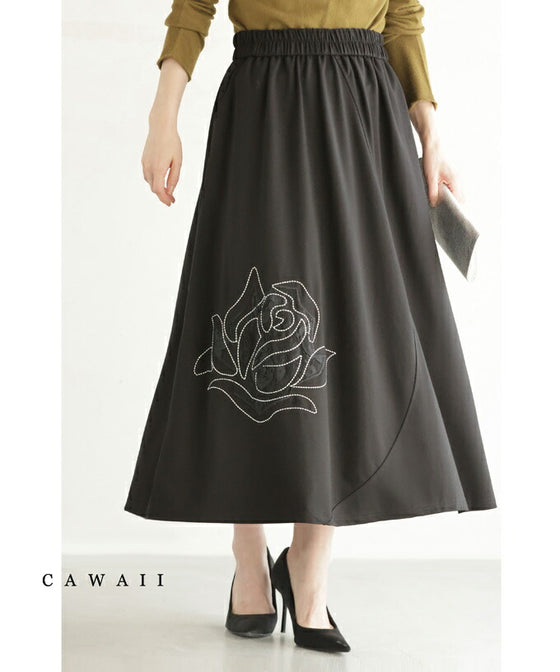 Midi skirt with embroidered roses