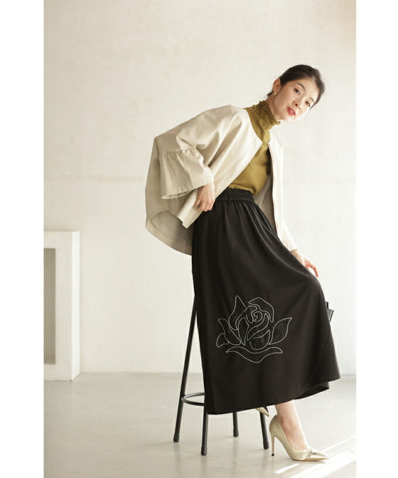 Midi skirt with embroidered roses