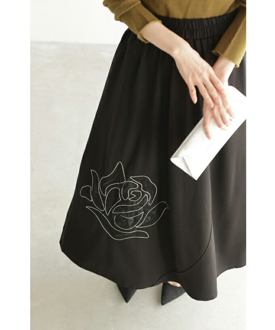 Midi skirt with embroidered roses