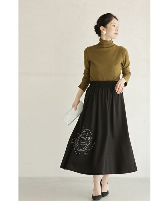 Midi skirt with embroidered roses