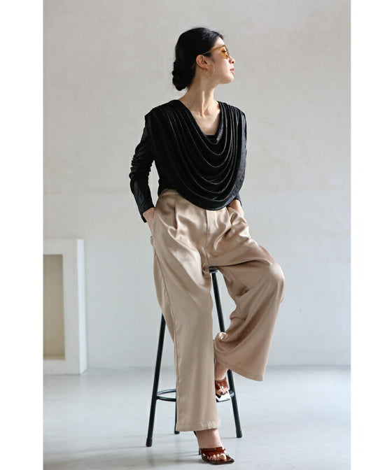 (コサージュ付き)重なるカバードレープの艶カットソートップス