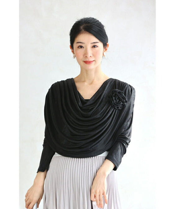 (コサージュ付き)重なるカバードレープの艶カットソートップス
