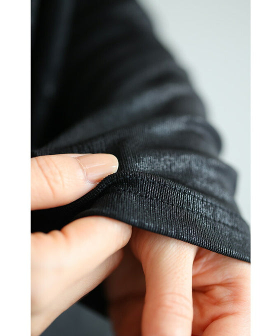 (コサージュ付き)重なるカバードレープの艶カットソートップス