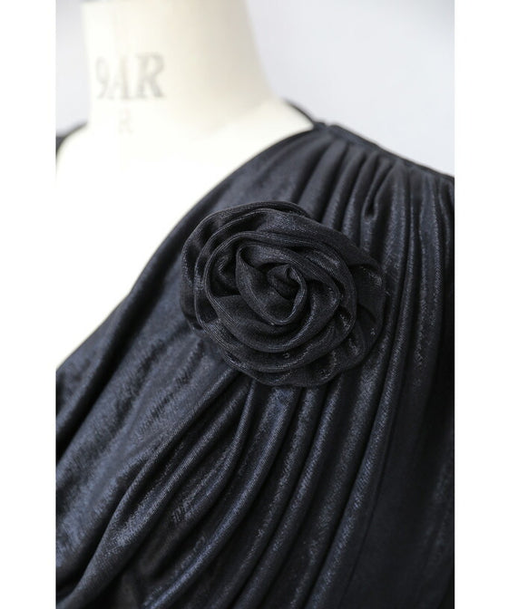 (コサージュ付き)重なるカバードレープの艶カットソートップス