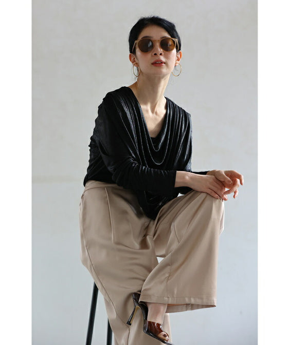 (コサージュ付き)重なるカバードレープの艶カットソートップス