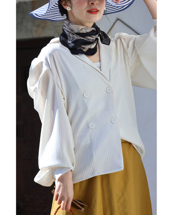 ふんわりギャザー袖の肩パッド入りブラウス風ジャケット