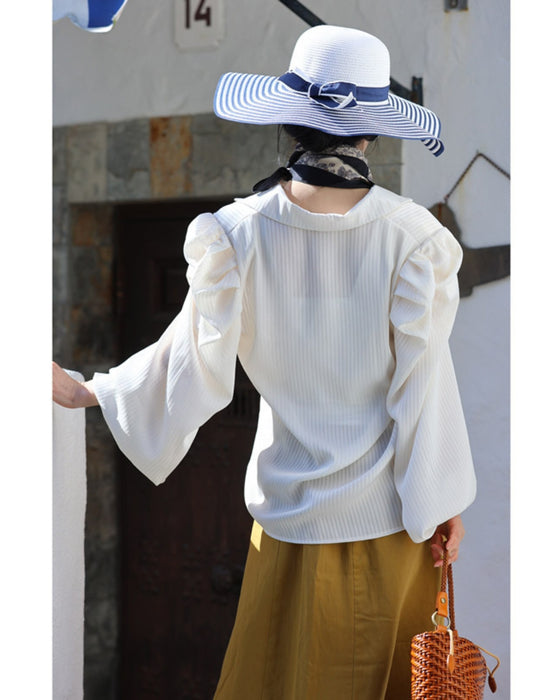 ふんわりギャザー袖の肩パッド入りブラウス風ジャケット