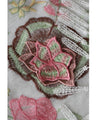 立体の花咲く春色刺繍の三角ストール