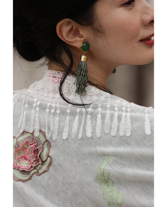立体の花咲く春色刺繍の三角ストール