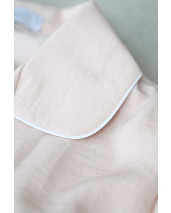 ほっこり可愛い花刺繍のとろみ生地パジャマセット