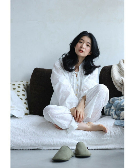 花刺繍が浮かぶコットンパジャマセット