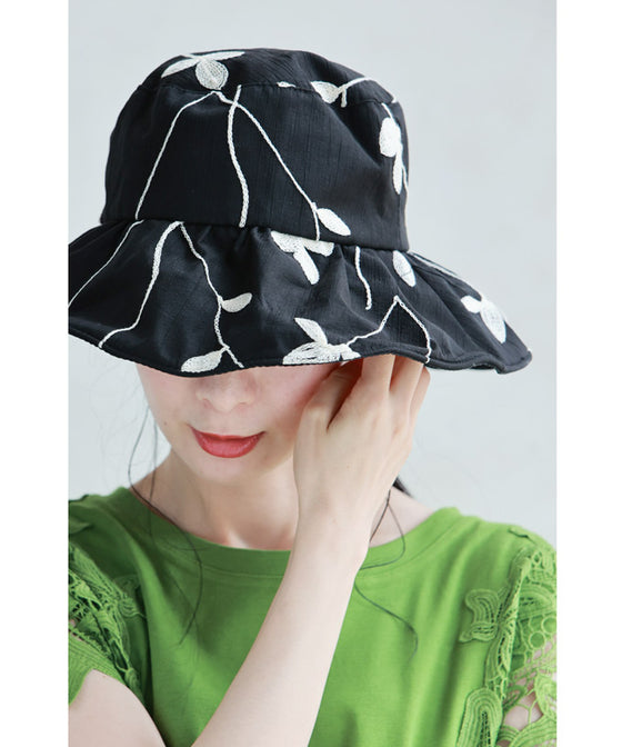 (紐付き)ワイヤー入り白花刺繍ハット