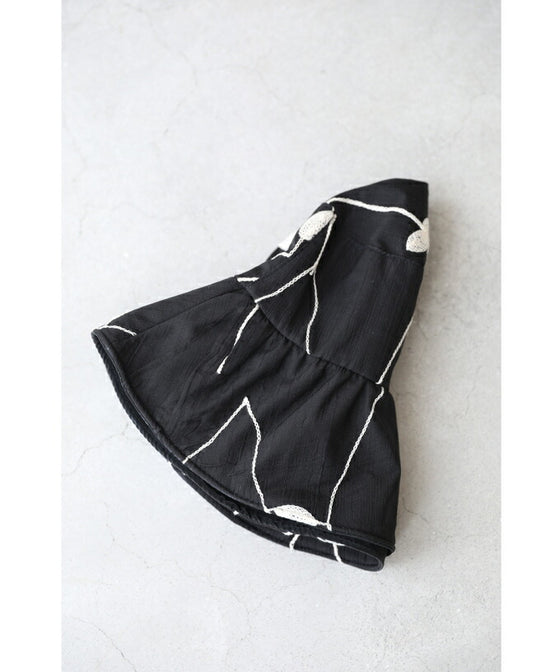 (紐付き)ワイヤー入り白花刺繍ハット