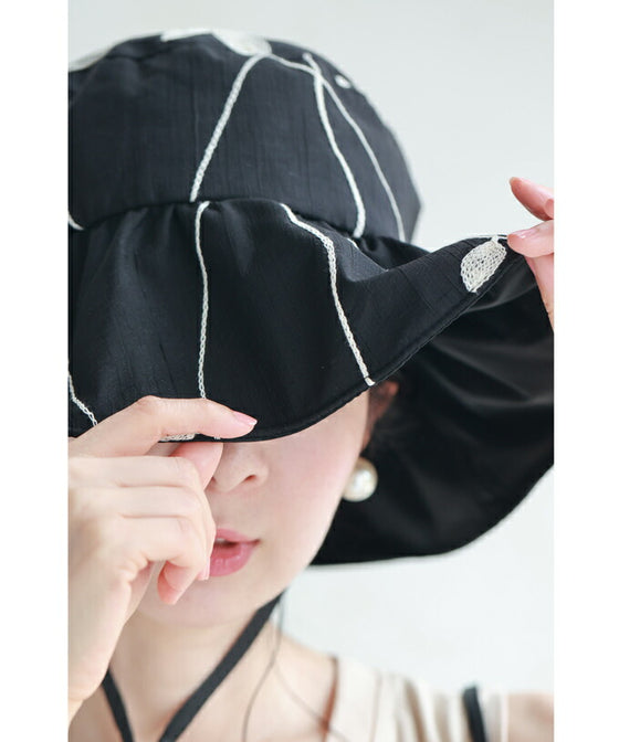 (紐付き)ワイヤー入り白花刺繍ハット