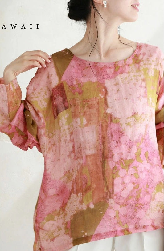 ふんわり柔らかなサクラニュアンスプルオーバートップス