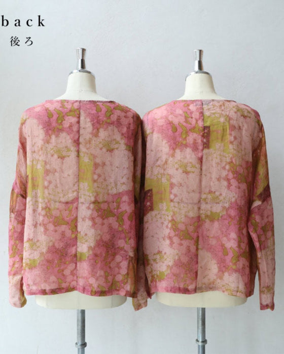 ふんわり柔らかなサクラニュアンスプルオーバートップス