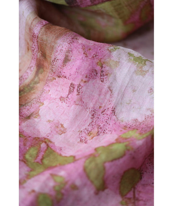 ふんわり柔らかなサクラニュアンスプルオーバートップス