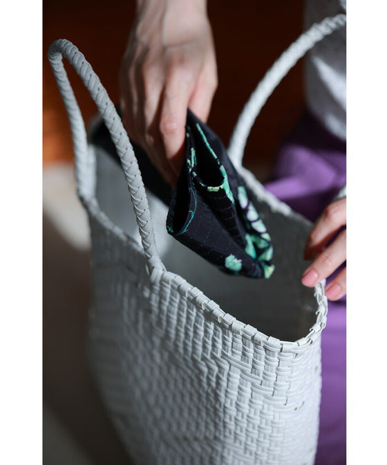 日差しに負けないUVカット素材のミントカラーフラワーハット