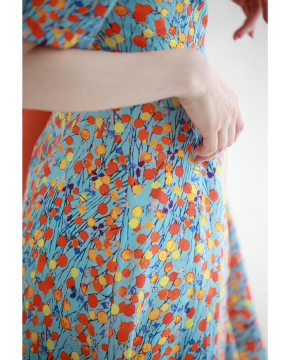 まあるいお花が咲くラップデザインミニワンピース