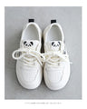 はにかみパンダのスニーカー