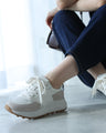 No need to worry about the entrance! Versatile and elegant sneakers
