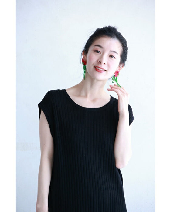 【返品・交換不可】揺れるビーズリボンの一輪花ピアス